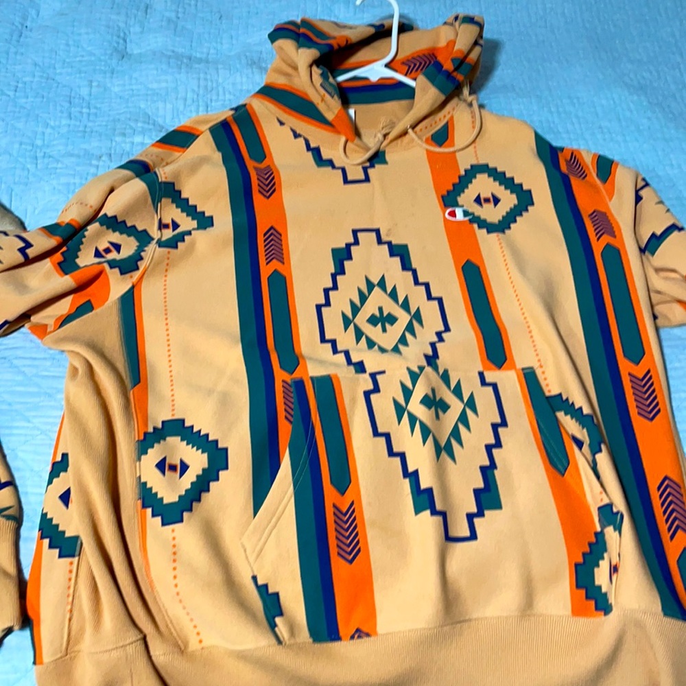 Champion - Urban Outfitters Sweatshirt